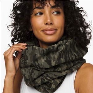 NWT Lululemon Vinyasa MULTIways Camo Scarf
